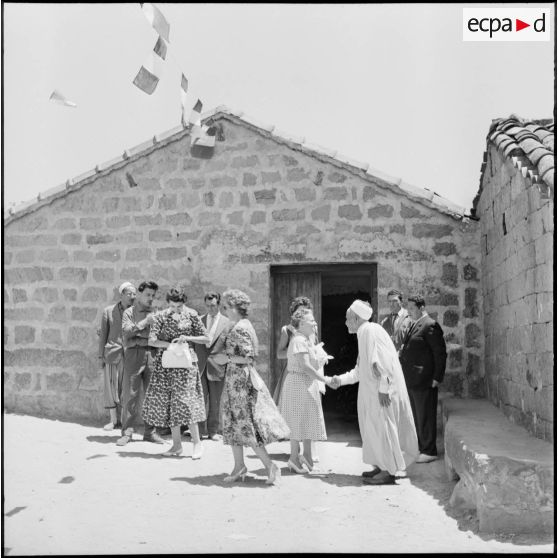 Madame Lacoste en visite à Tizi-Ouzou.