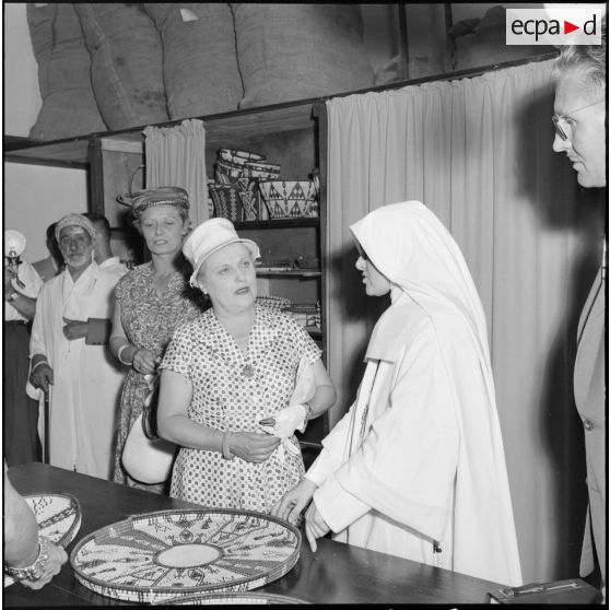 Madame Lacoste en visite à Tizi-Ouzou.