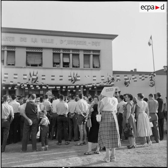 La foule à Hussein Dey.