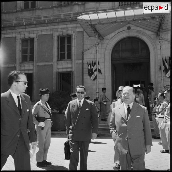 Constantine. Robert Lacoste quitte la préfecture.