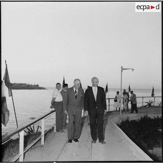 Alger. Le général Salan.