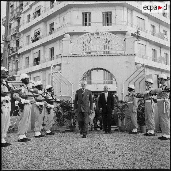 Alger. Arrivée du général Raoul Salan.