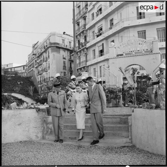 Alger. Arrivée de madame Salan.