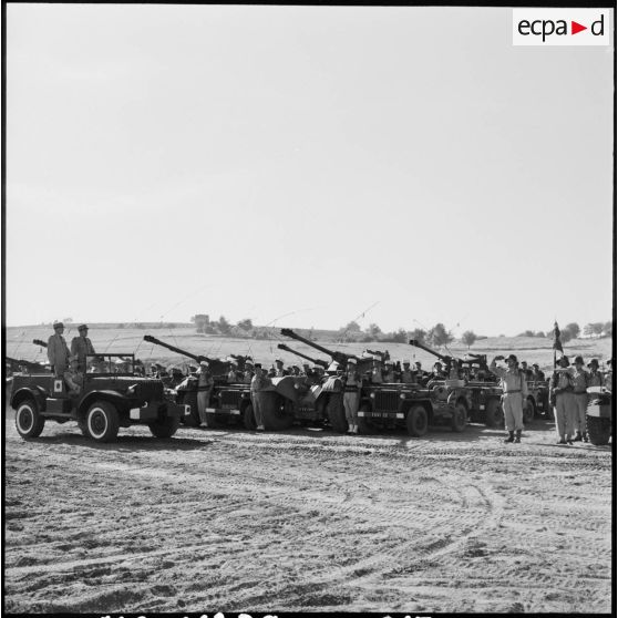 Cérémonie militaire à Medea.