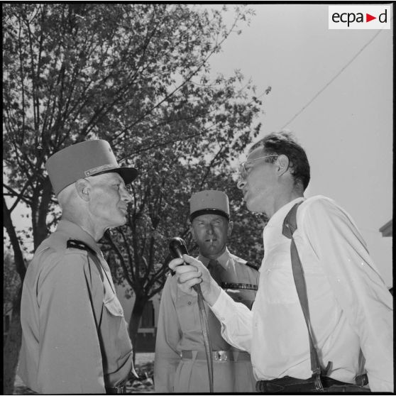 Maison-Carrée. Déclaration à la radio du général Janot.