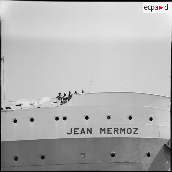 Le paquebot "Jean Mermoz".
