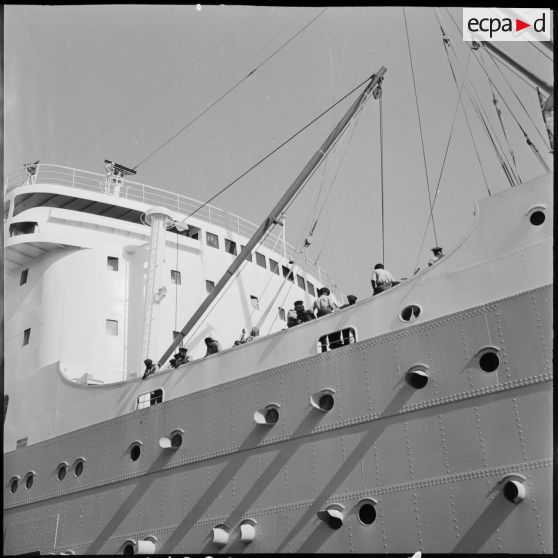 Le paquebot "Jean Mermoz".