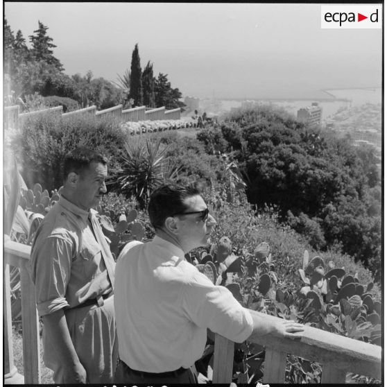 Le journaliste américain Jacques Aber visite Alger.