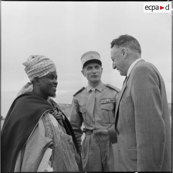 André Morice rencontre les autorités locales à Oran.