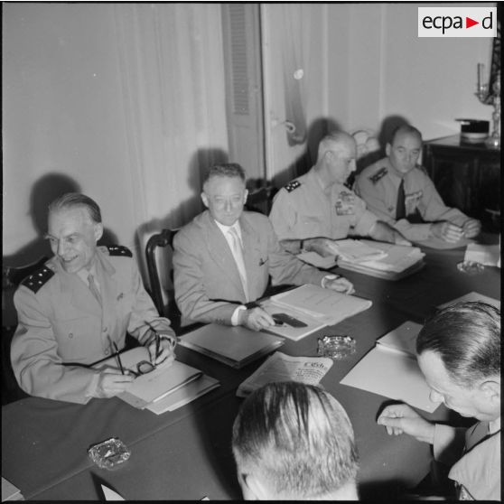 Réunion du grand conseil à la préfecture d'Oran.
