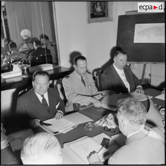 Réunion du grand conseil à la préfecture d'Oran.