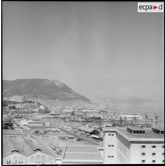 Oran : vue du port.