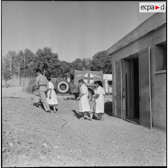 Oran. L'équipe de l'assistance médico-sociale rurale.