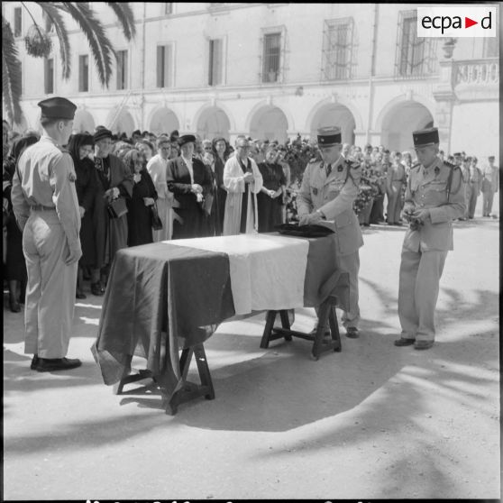 Obsèques de militaires du 9e régiment de zouaves (RZ) à Alger.