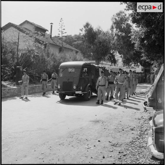 Alger. Convoi funéraire.