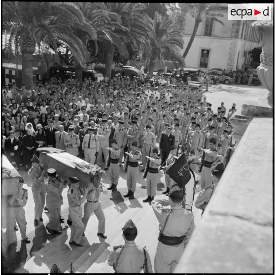 Obsèques de militaires du 9e régiment de zouaves (RZ) à Alger.