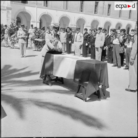 Obsèques de militaires du 9e régiment de zouaves (RZ) à Alger.