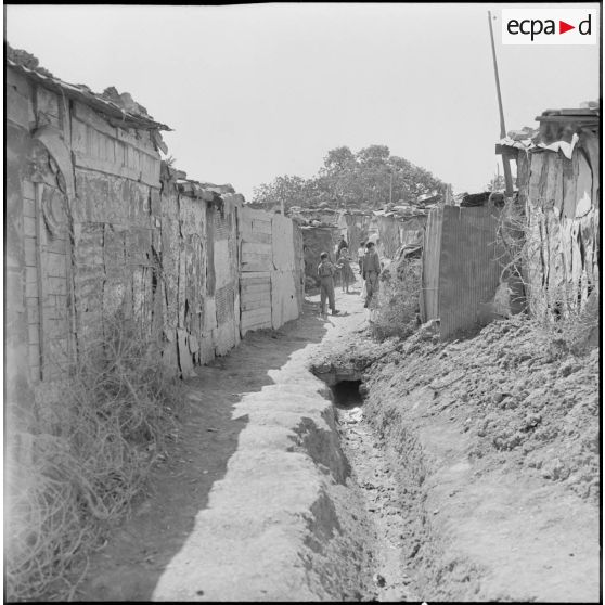 Une ruelle du bidonville Vidal.