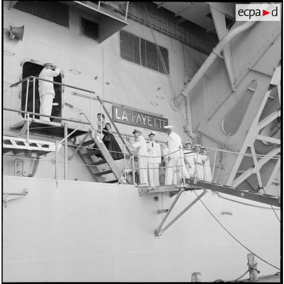 Arrivée du général Auboyneau et madame, et du capitaine de vaisseau Vilbert.
