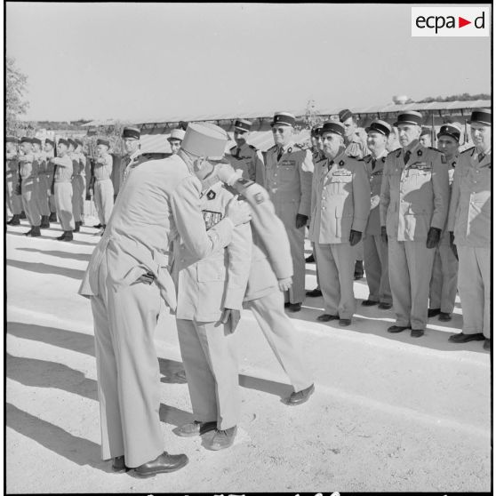 L'intendant général Lacaton est fait commandeur de la légion d'honneur.