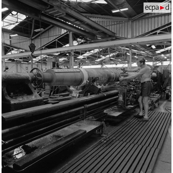 Atelier de réparations générales de la Direction des constructions et armes navales (DCAN) de Papeete.[Description en cours]