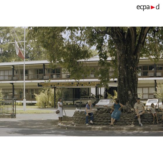 Etat-major du Centre d'Expérimentation du Pacifique (CEP) du Taaone.[Description en cours]