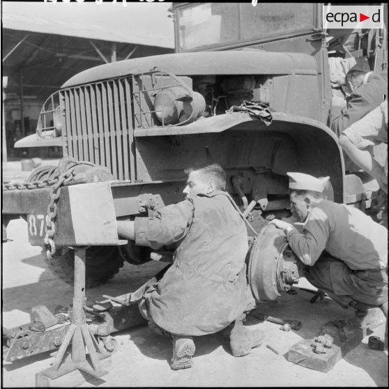 403ème compagnie moyenne de réparation du matériel (CMRM) et du matériel roulant.