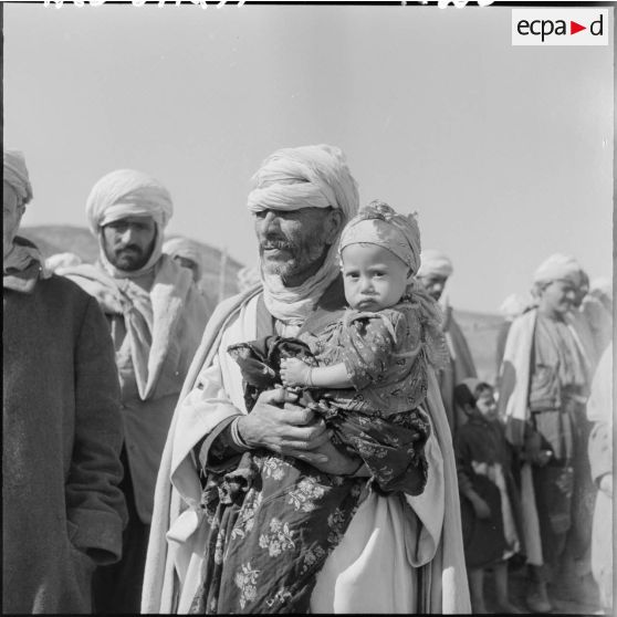 Un musulman amène sa fille au médecin.