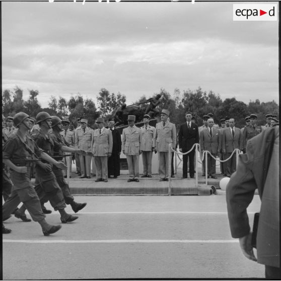 Défilé des troupes.