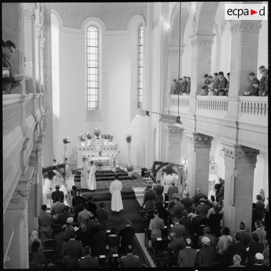 Vue générale de la chapelle de l'hôpital Maillot pendant la cérémonie.