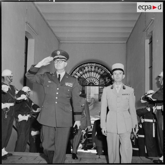 Major général Stanton C. Barlock, chef du Military assistance and advisory group (MAAG) en France.