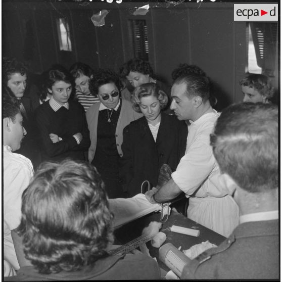 Préparation et formation pour la tournée d'inspection des assistantes sociales en Algérie.