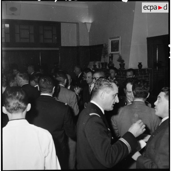 Autorités militaires à une réception.