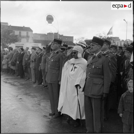 Décoration d'un ancien militaire du 1er zouave.