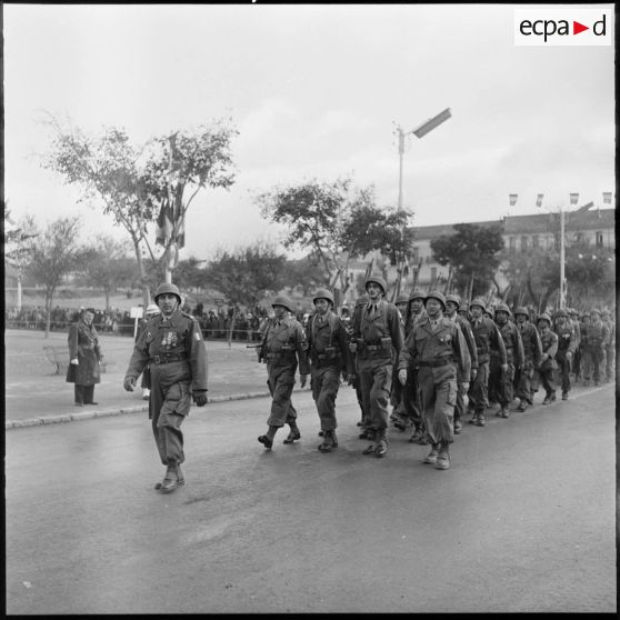 Territoriale au défilé du 11 novembre 1957 à Sétif.