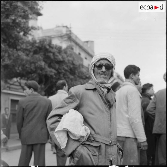 Scènes typiques de la ville arabe.