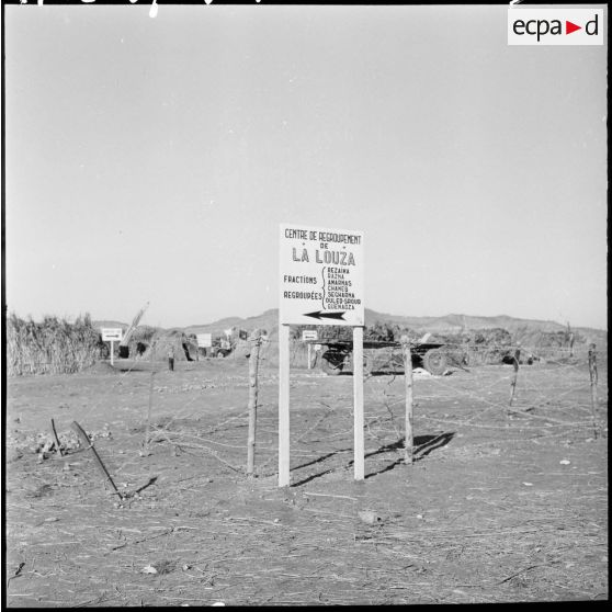 Panneau indiquant le nom du centre de regroupement : La Louza.