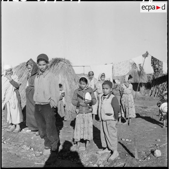 La vie du village aux premières de la matinée.