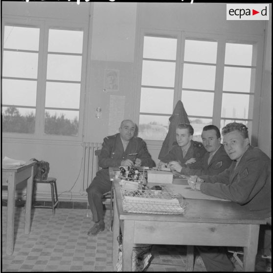 Portrait d'une unité dans leur bureau.