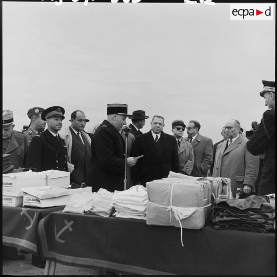 Au centre Sirroco du Matifou, remise des dons d'équipements sportifs.