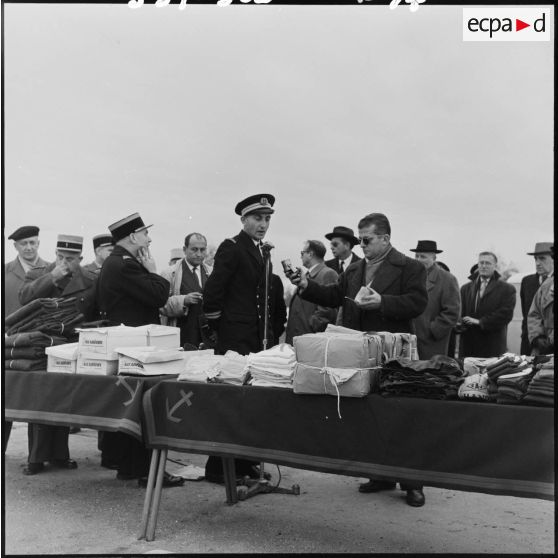 Au centre Sirroco du Matifou, remise des dons d'équipements sportifs.