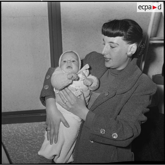 Portrait d'une mère avec son bébé.