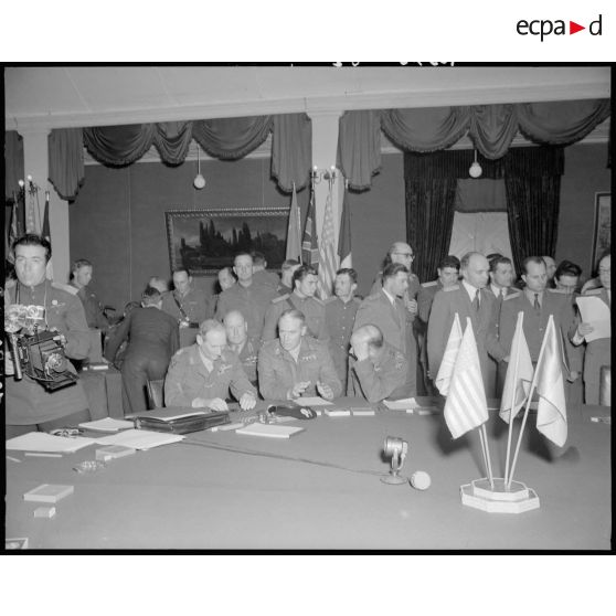 Réunion à Berlin des représentants des pays alliés.
