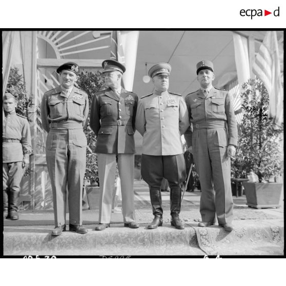 Réunion à Berlin des représentants des pays alliés.