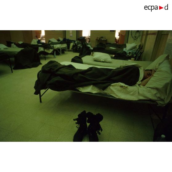 Une chambrée à l'hôpital de CRK (camp du roi Khaled).