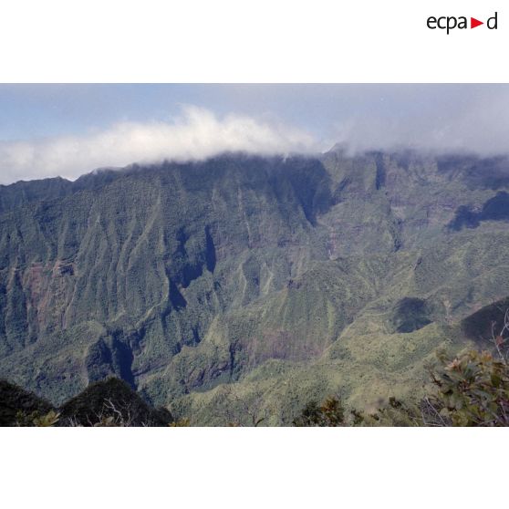 Vue des alentours de l'Aorai à Tahiti. [Description en cours]