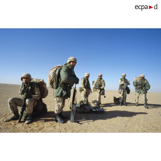 Exercice franco-américain d'héliportage d'une section de mortier de la 82e Airborne en ZDO (zone de déploiement opérationnel) Olive.