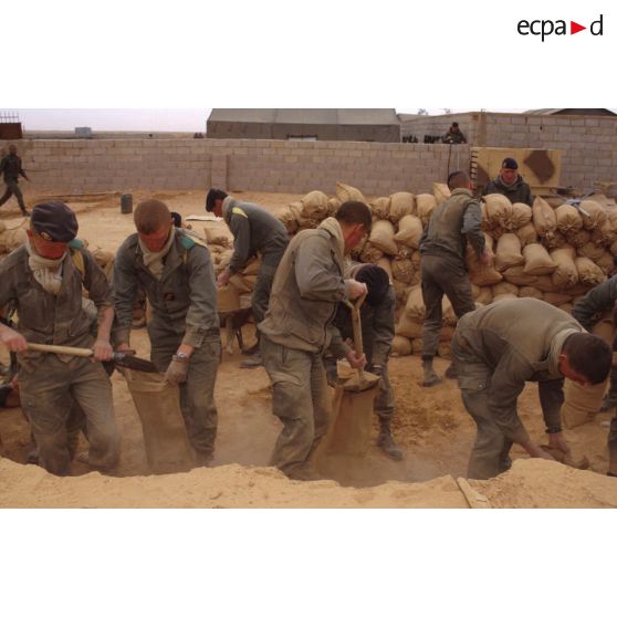 Construction du camp de prisonniers de transit Clémenceà 7 kilomètres de Rafha  par le 3e RIMa (régiment d'infanterie de marine).