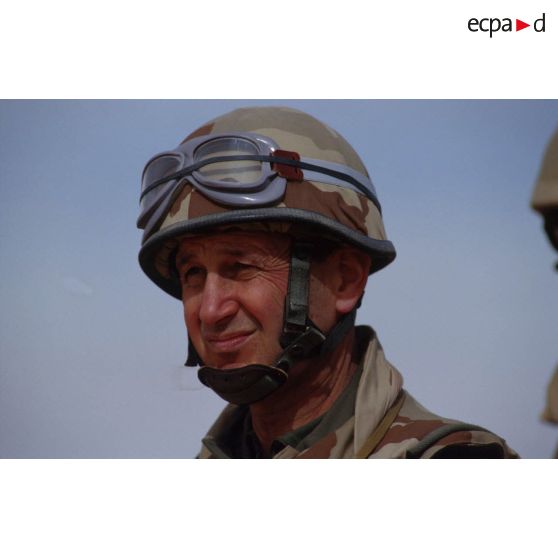 En ZDO (zone de déploiement opérationnel) Olive, portrait du général de corps d'armée Michel Roquejeoffre, commandant en chef de l'opération Daguet.