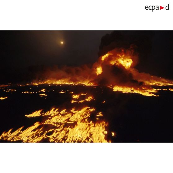 Puits de pétrole en feu.